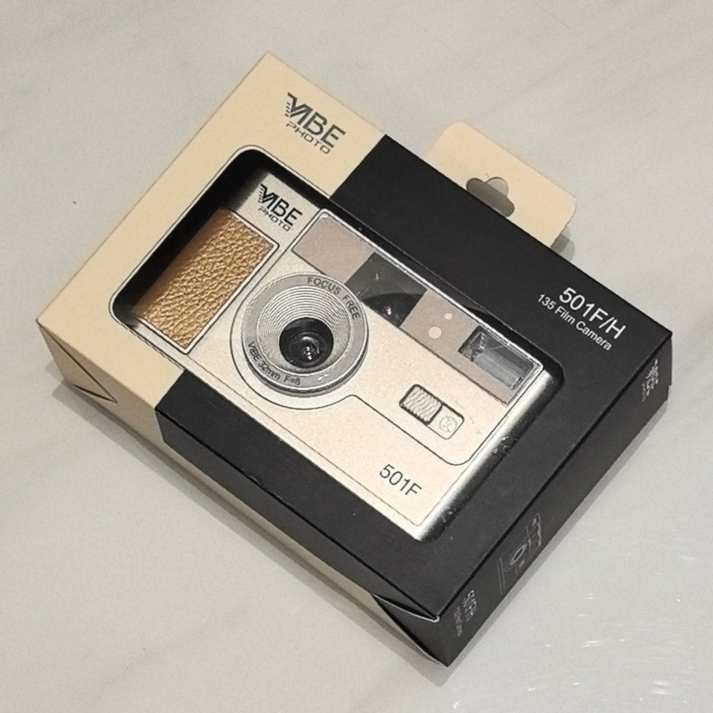 VIBE Photo German 501F Vintage 35mm Reusable Photo Film Camera (Parallel Import)