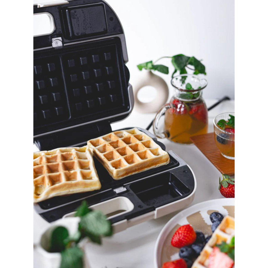 Vitantonio 900W Waffle & Hot Sand Baker (VWH50A)
