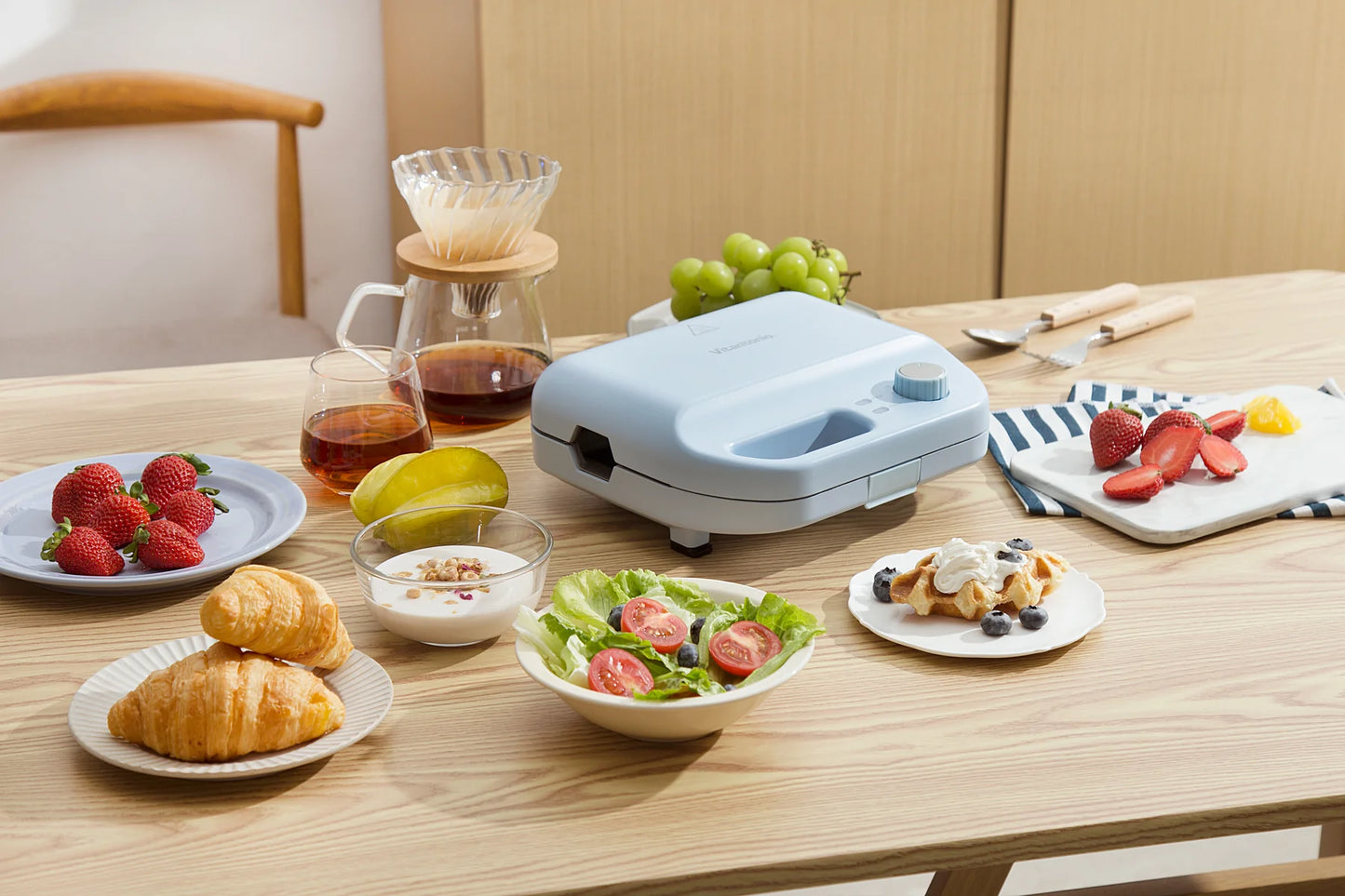 Vitantonio 900W Waffle & Hot Sand Baker (VWH50A)