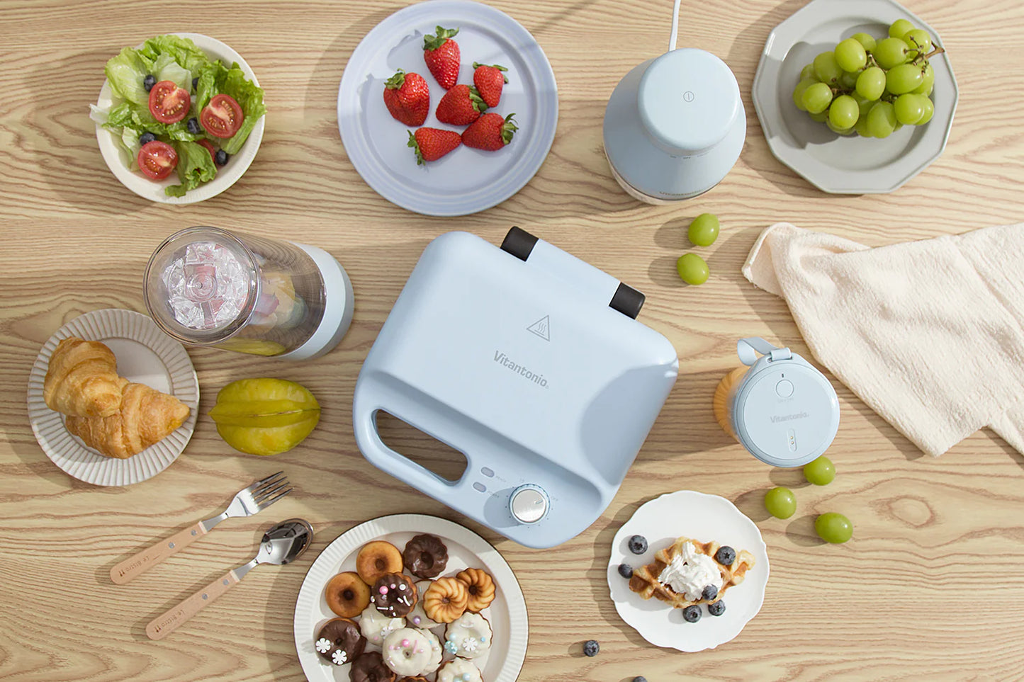 Vitantonio 900W Waffle & Hot Sand Baker (VWH50A)