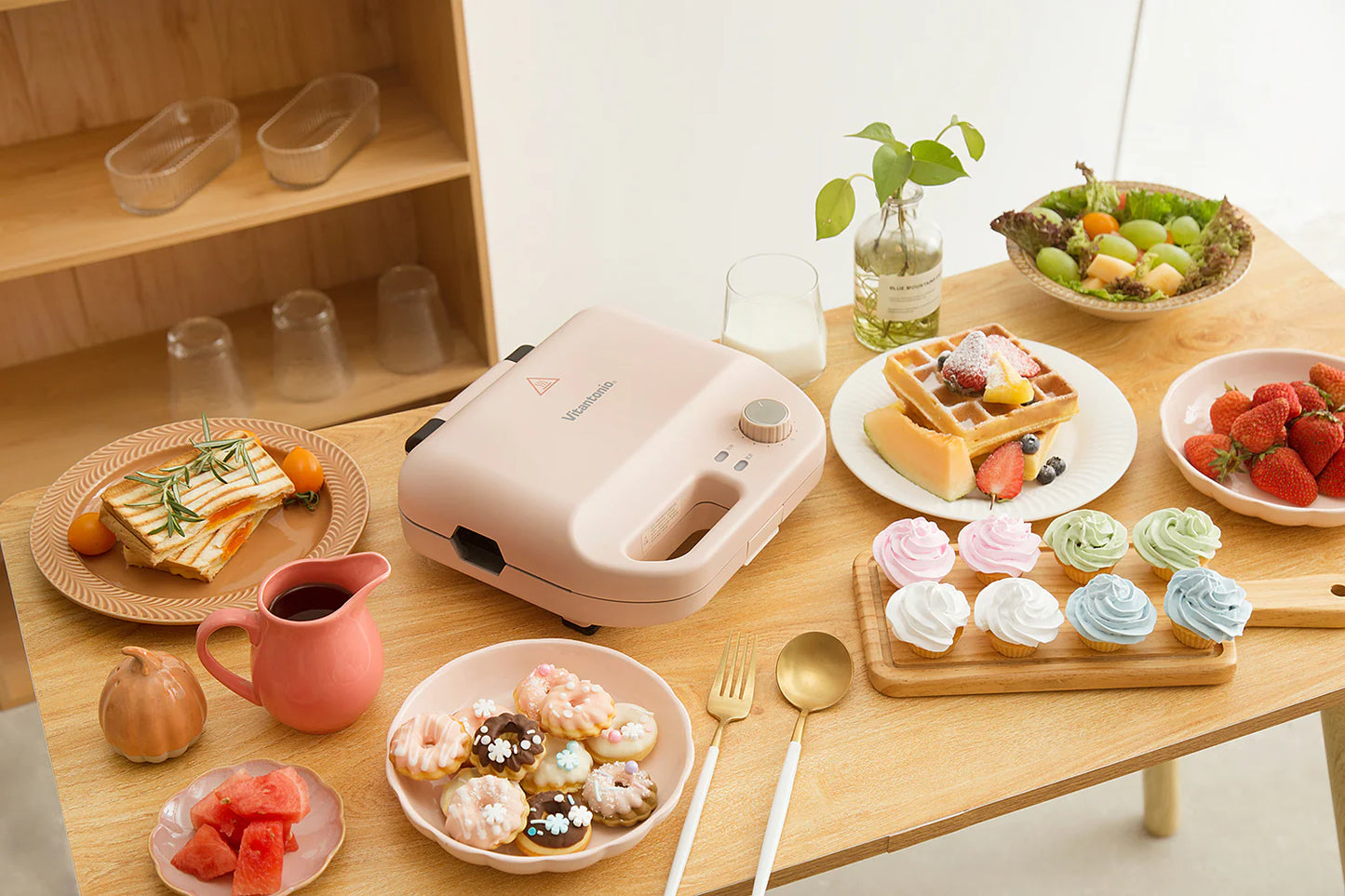Vitantonio 900W Waffle & Hot Sand Baker (VWH50A)
