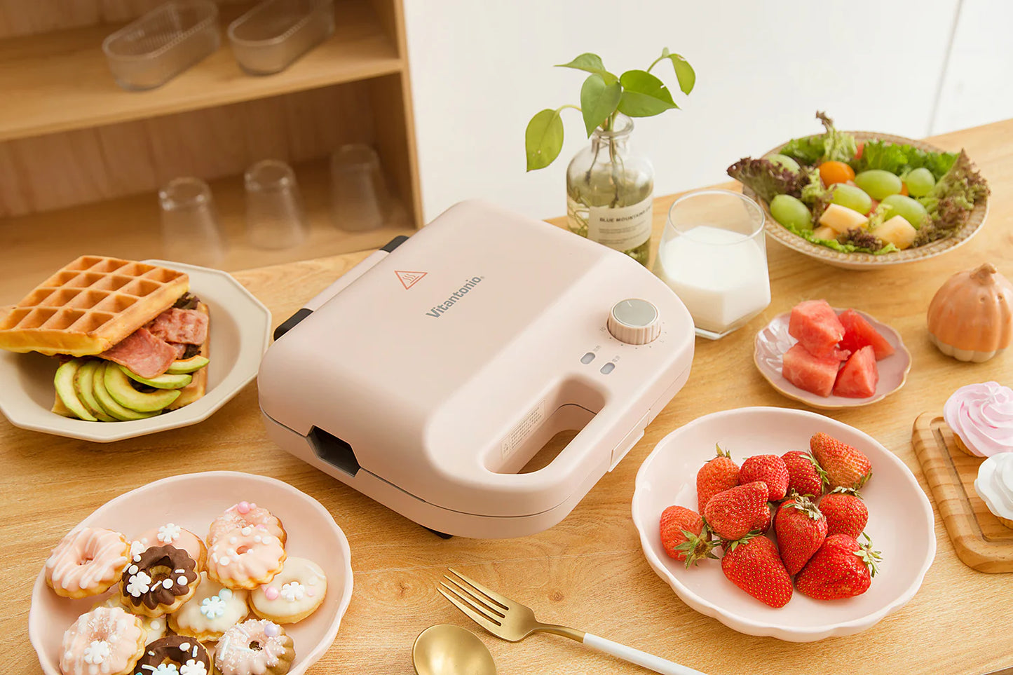 Vitantonio 900W Waffle & Hot Sand Baker (VWH50A)