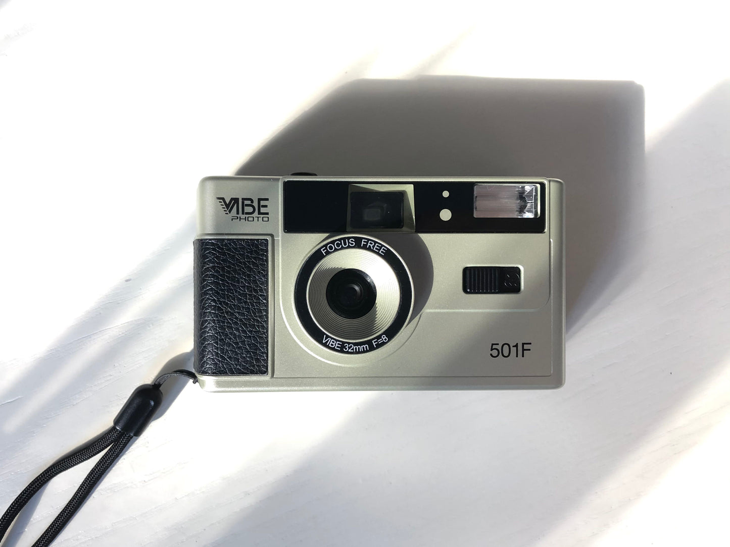 VIBE Photo German 501F Vintage 35mm Reusable Photo Film Camera (Parallel Import)