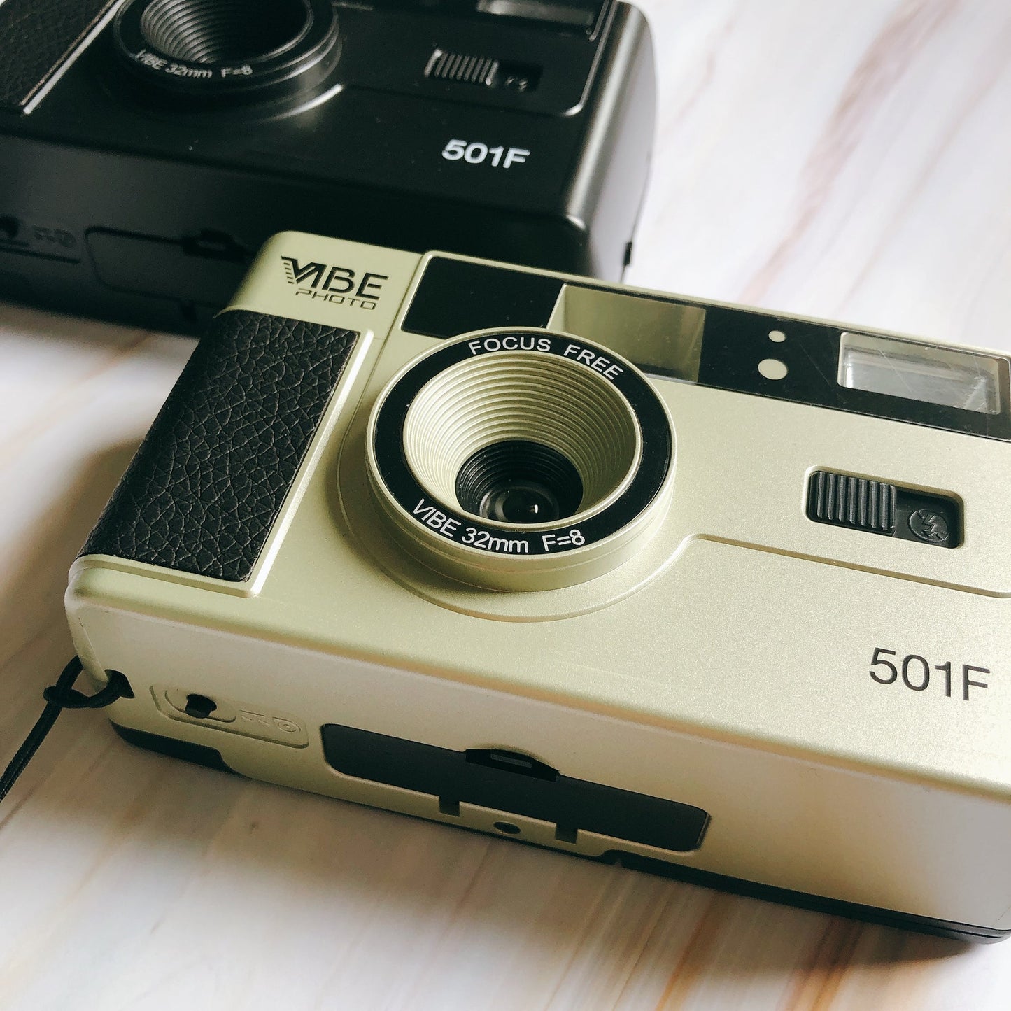 VIBE Photo German 501F Vintage 35mm Reusable Photo Film Camera (Parallel Import)