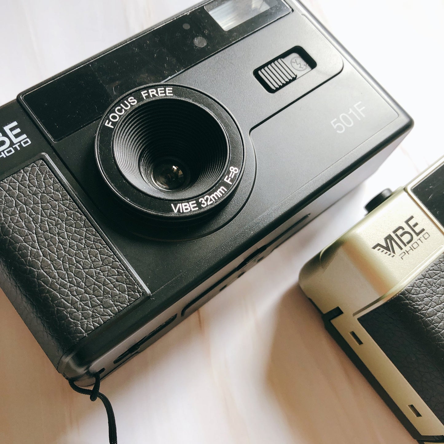 VIBE Photo German 501F Vintage 35mm Reusable Photo Film Camera (Parallel Import)