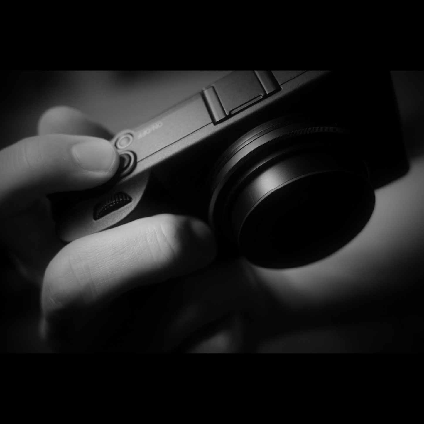 RICOH GR IV Monochrome Camera (平行進口)