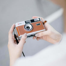 Load image into Gallery viewer, AgfaPhoto Reusable 35mm Analog German Vintage Style Film Camera (Coffee Brown)

