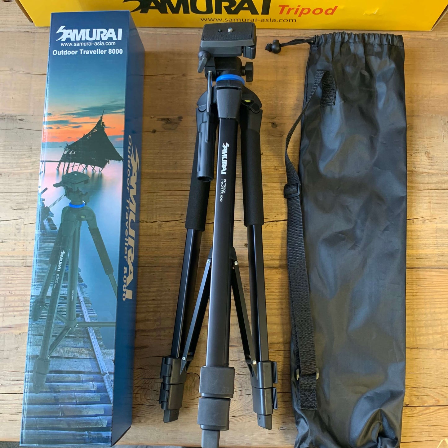 Samurai Traveller Outdoor 8000 Tripod with Pan/Tilt Head