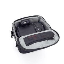 Load image into Gallery viewer, Tamrac Tradewind Zoom 2.1 Camera Case (T1435-1919)
